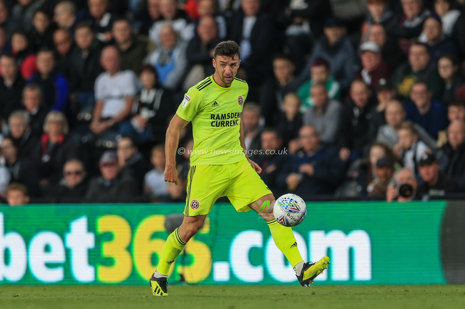 20th October 2018, Pride Park, Derby, England; Sky Bet Championship, Derby County v Sheffield United ; Enda Stevens (03) of Sheffield United with the ball 

Credit: Mark Cosgrove/News Images 

English Football League images are subject to DataCo Licence