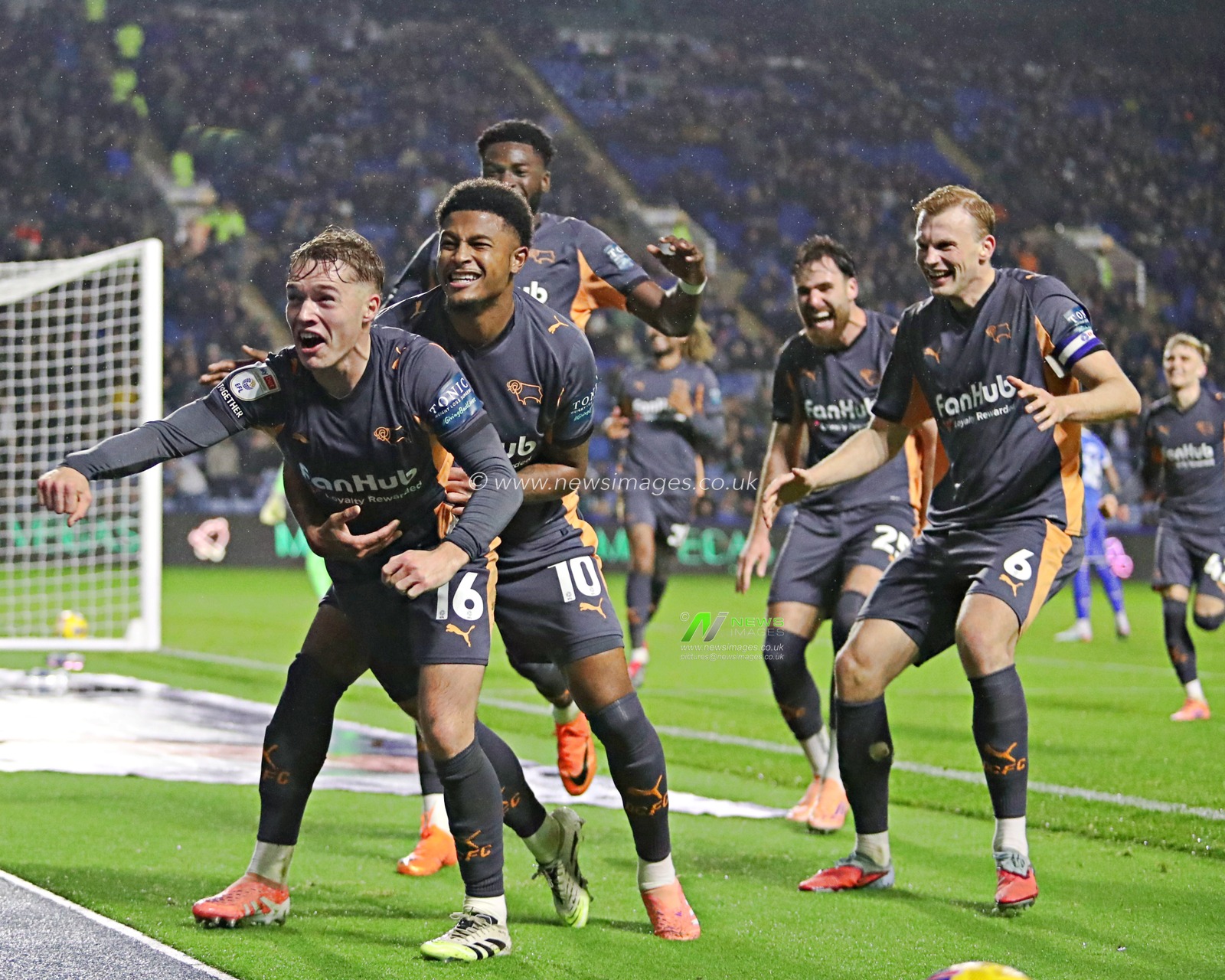 Liam Thompson of Derby County celebrates his goal during the Sky Bet Championship match Sheffield Wednesday vs Derby County at Hillsborough, Sheffield, United Kingdom, 15th December 2025(Photo by Sam Eaden/News Images)*** GER AUT SUI OUT ***