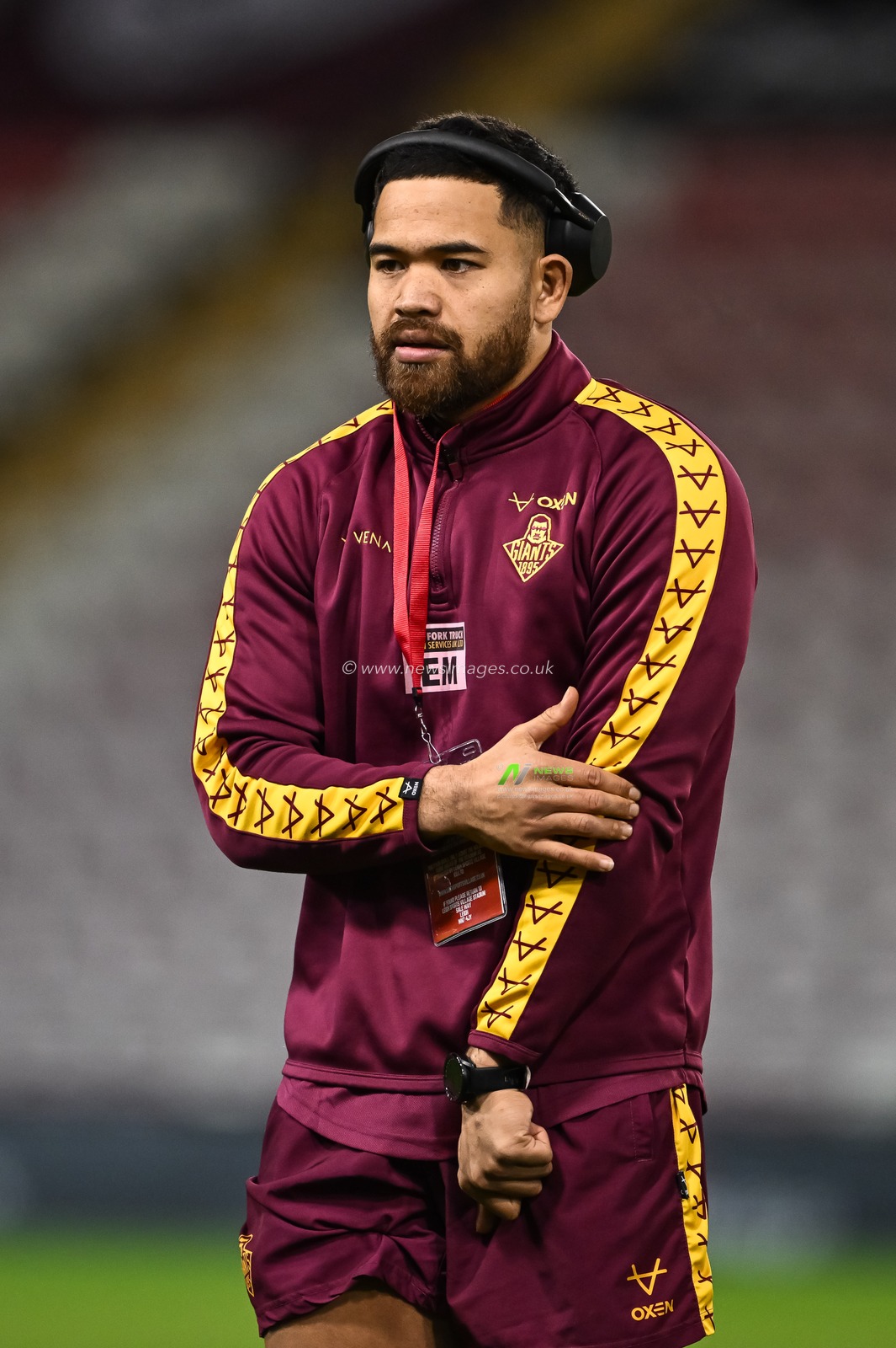 Esan Marsters of Huddersfield Giants arrives ahead of the Betfred Super League Round 1 match Leigh Leopards vs Huddersfield Giants at Leigh Sports Village, Leigh, United Kingdom, 16th February 2024

(Photo by Craig Thomas/News Images)