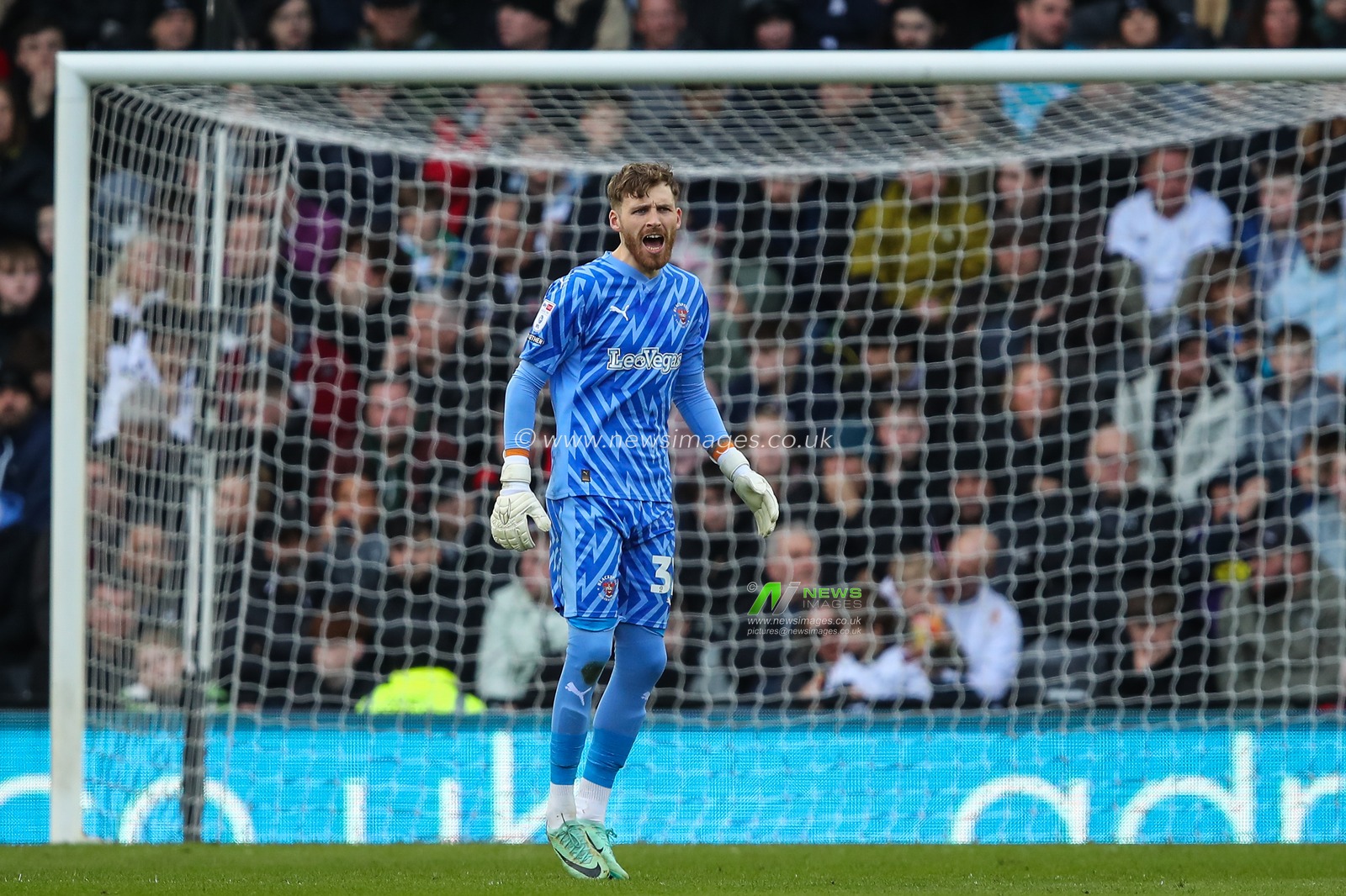 Daniel Grimshaw of Blackpool during the Sky Bet League 1 match Derby County vs Blackpool at Pride Park Stadium, Derby, United Kingdom, 29th March 2024

(Photo by Gareth Evans/News Images)