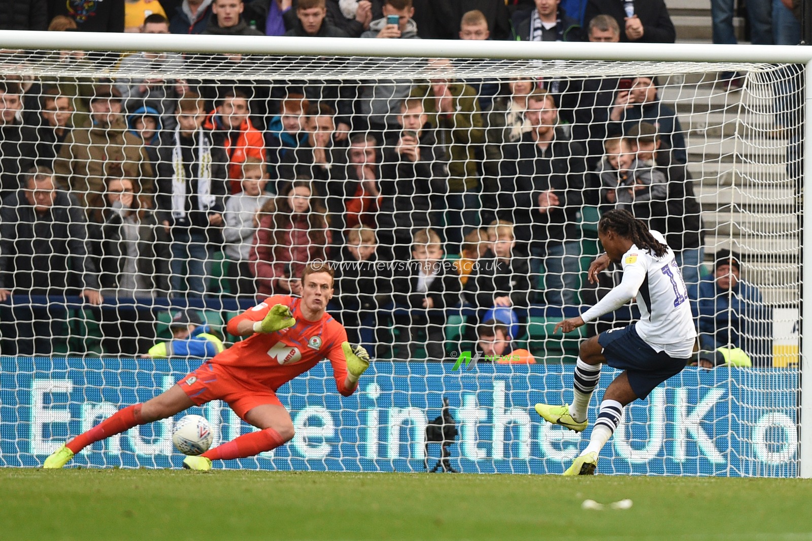 26th October 2019, Deepdale, Preston, England; Sky Bet Championship, Preston North End v Blackburn Rovers : Daniel Johnson (11) of Preston North End scores from the penalty to make it 2-2

Credit: Richard Long/News Images