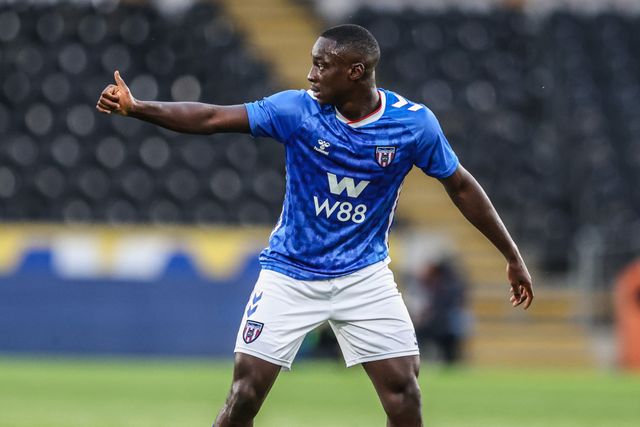 Habib Diarra of Sunderland gives his team instructions during the Pre-season friendly match Hull City vs Sunderland at MKM Stadium, Hull, United Kingdom, 29th July 2025

(Photo by Alfie Cosgrove/News Images)