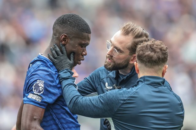 Thierno Barry of Everton receives a concussion check during the Pre-season friendly match Everton vs A.S. Roma at Hill Dickinson Stadium, Liverpool, United Kingdom, 9th August 2025

(Photo by Mark Cosgrove/News Images)