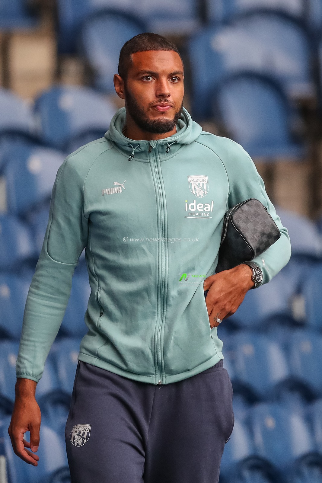 Kenneth Zohore #9 of West Bromwich Albion arrives at the game ahead of the Sky Bet Championship match West Bromwich Albion vs Burnley at The Hawthorns, West Bromwich, United Kingdom, 2nd September 2022

(Photo by Gareth Evans/News Images)