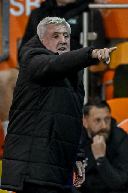 Steve Bruce manager for Blackpool, during the Sky Bet League 1 match Blackpool vs Luton Town at Bloomfield Road, Blackpool, United Kingdom, 30th September 2025

(Photo by Adam Gee/News Images)
