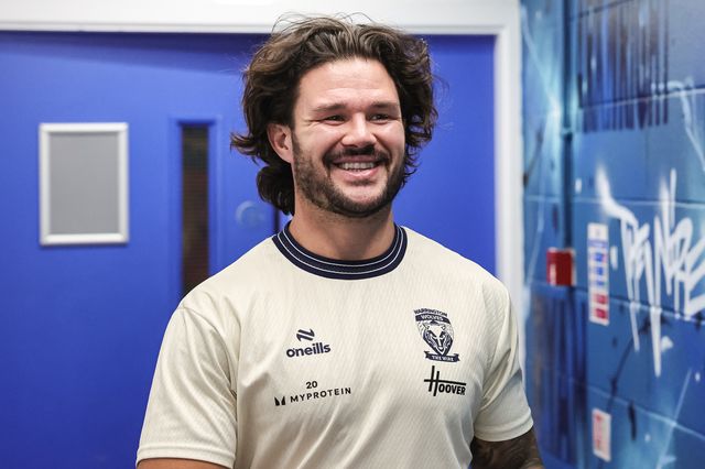 James Bentley of Warrington Wolves arrives during the Betfred Super League round 23 match Warrington Wolves vs York Knights at The Halliwell Jones Stadium, Warrington, United Kingdom on 13 August 2026

(Photo by Mark Cosgrove/News Images)