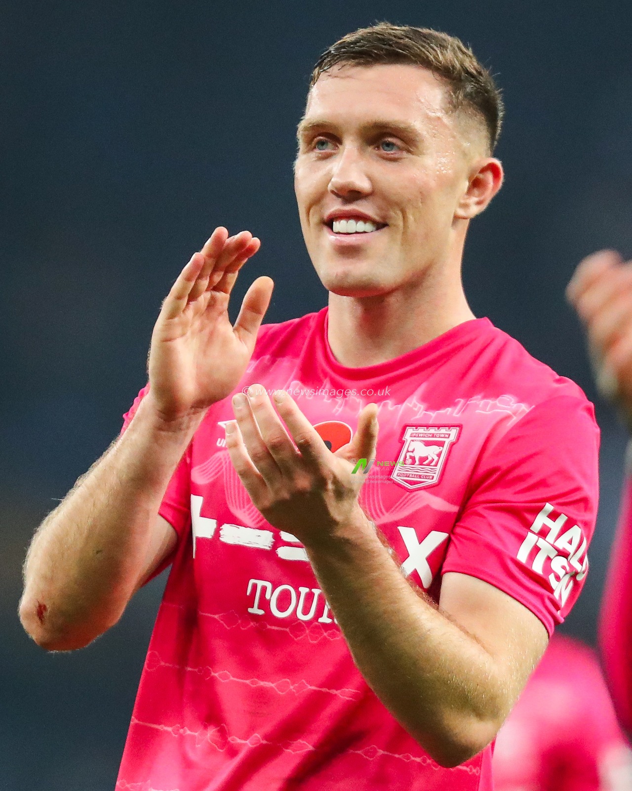 Dara Oâ€™Shea of Ipswich Town celebrates after the teams first premier league win this season following the Premier League match Tottenham Hotspur vs Ipswich Town at Tottenham Hotspur Stadium, London, United Kingdom, 10th November 2024

(Photo by Izzy Poles/News Images)