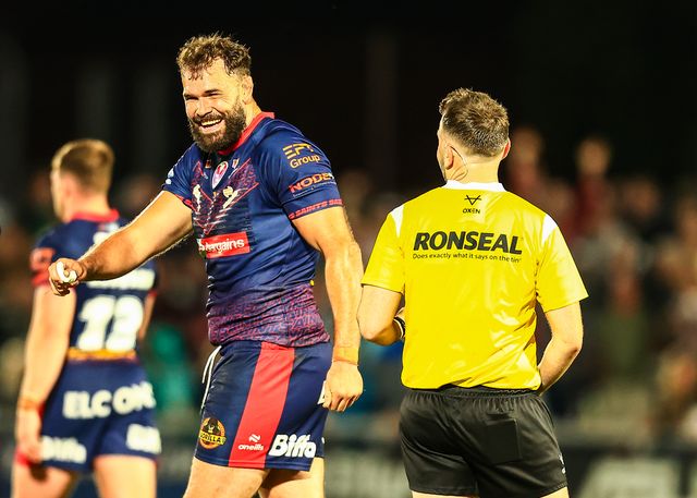 Alex Walmsley of St. Helens during the Betfred Super League round 21 match Wakefield Trinity vs St Helens at DIY Kitchens Stadium, Wakefield, United Kingdom, 8th August 2025

(Photo by Richard Bierton/News Images)