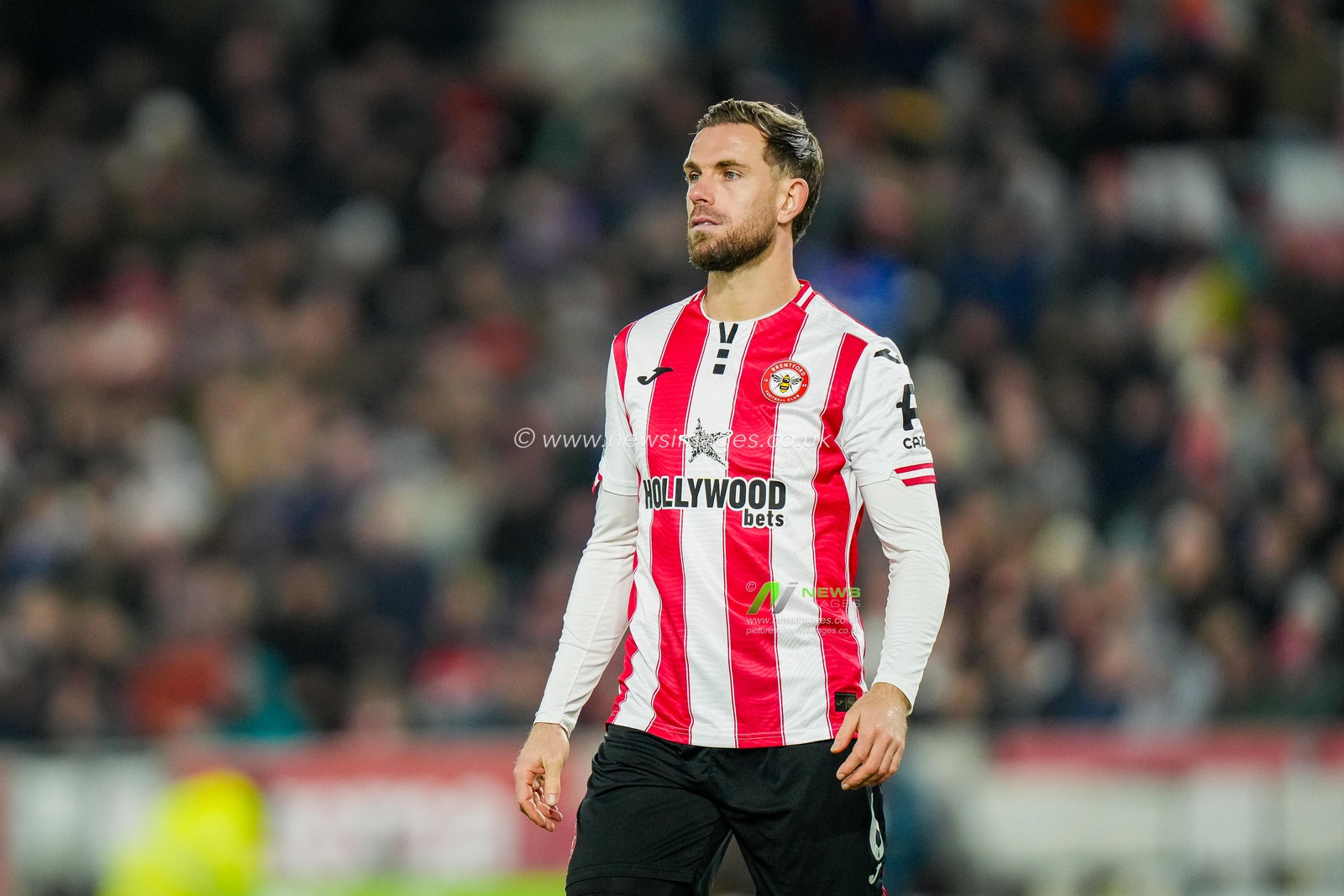 Jordan Henderson of Brentford during the Premier League match Brentford vs Bournemouth at The Gtech Community Stadium, London, United Kingdom, 27th December 2025

(Photo by Maynard Manyowa/News Images)

*** GER AUT SUI OUT ***