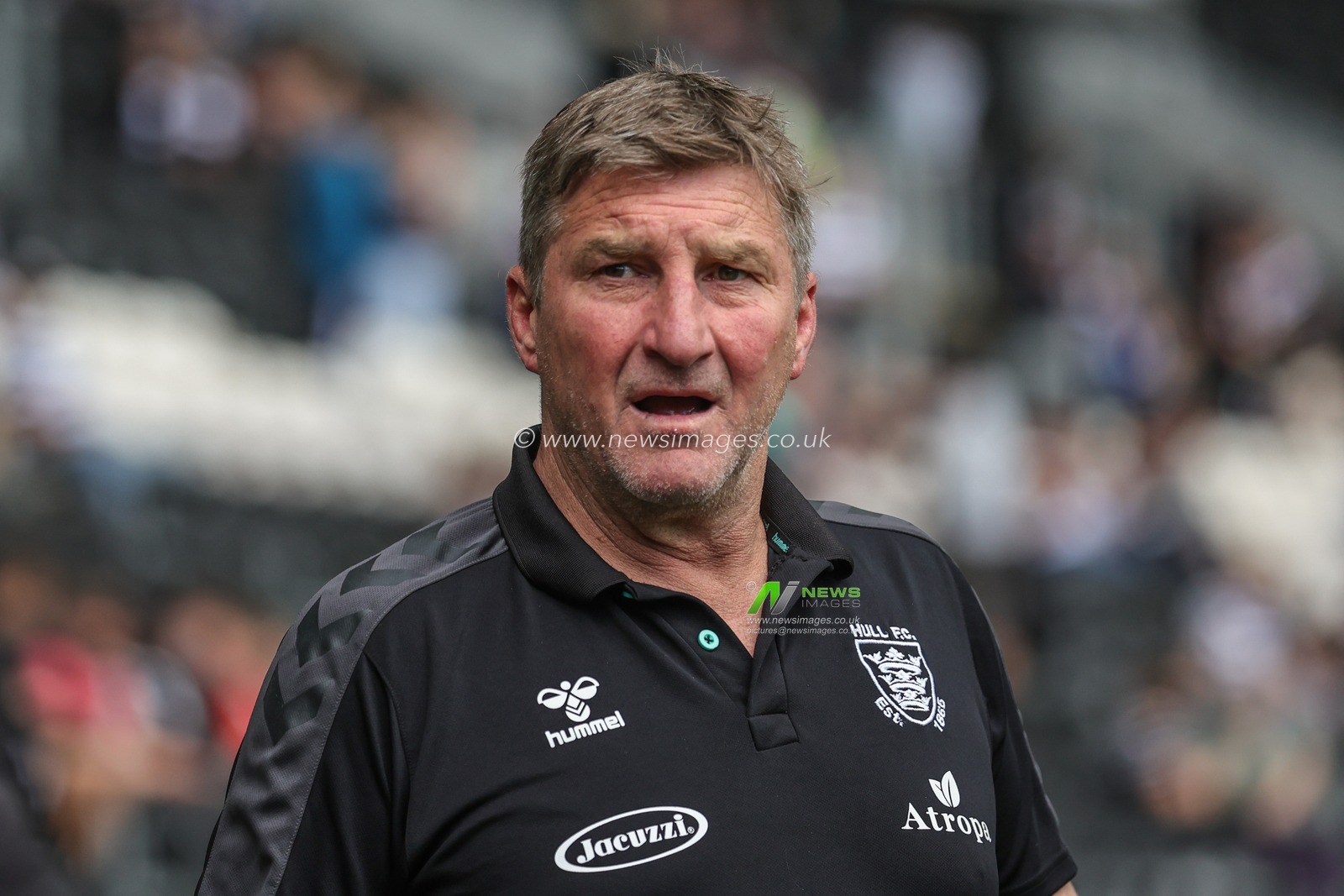 Tony Smith Head Coach of Hull FC in the pre-game warm up session during the Betfred Super League Round 19 match Hull FC vs Castleford Tigers at MKM Stadium, Hull, United Kingdom, 15th July 2023

(Photo by Mark Cosgrove/News Images)