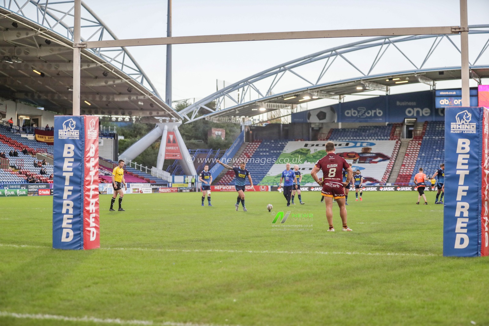 21st June 2019 , John Smiths Stadium, Huddersfield, England; Betfred Super League, Round 19, Huddersfield Giants vs Wigan Warriors ; Chris Hankinson (23) of Wigan Warriors scores a penalty


Credit Mark Cosgrove/News Images