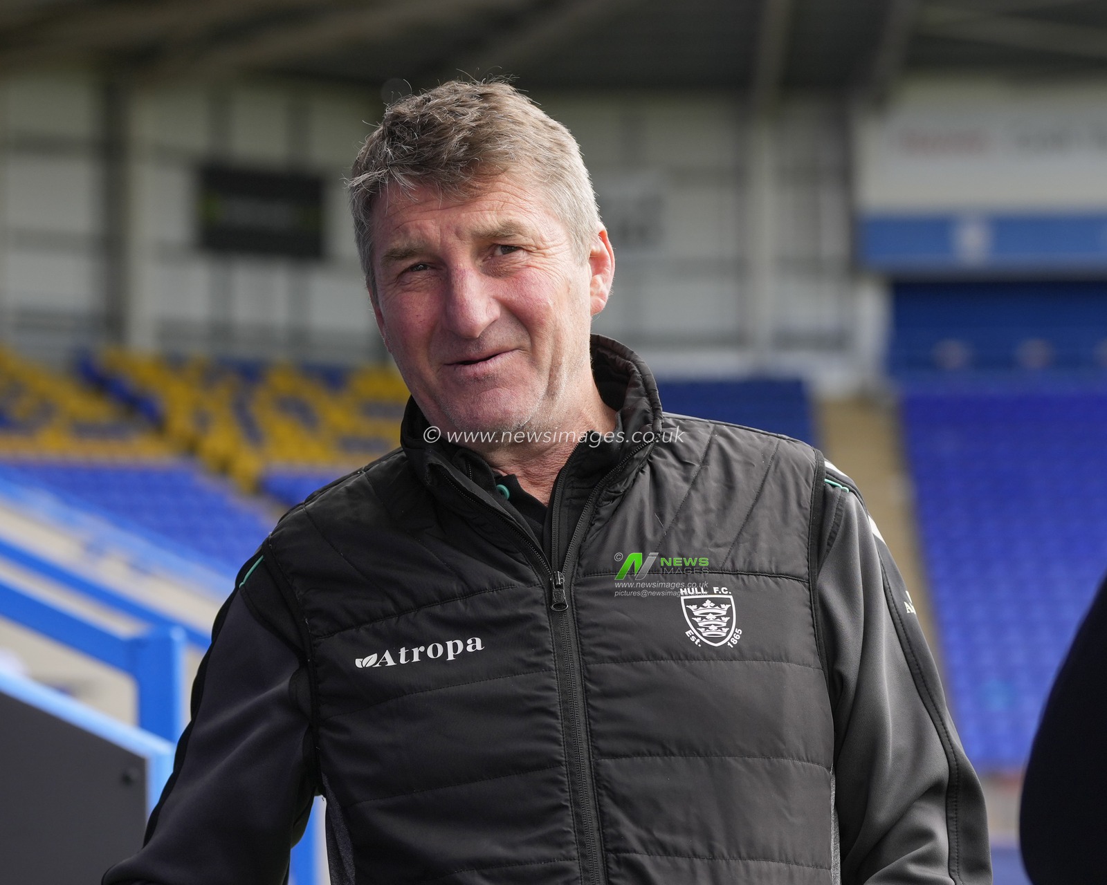 Tony Smith Head coach of Hull FC before the Betfred Super League Round 7 match Warrington Wolves vs Hull FC at Halliwell Jones Stadium, Warrington, United Kingdom, 1st April 2023

(Photo by Steve Flynn/News Images)