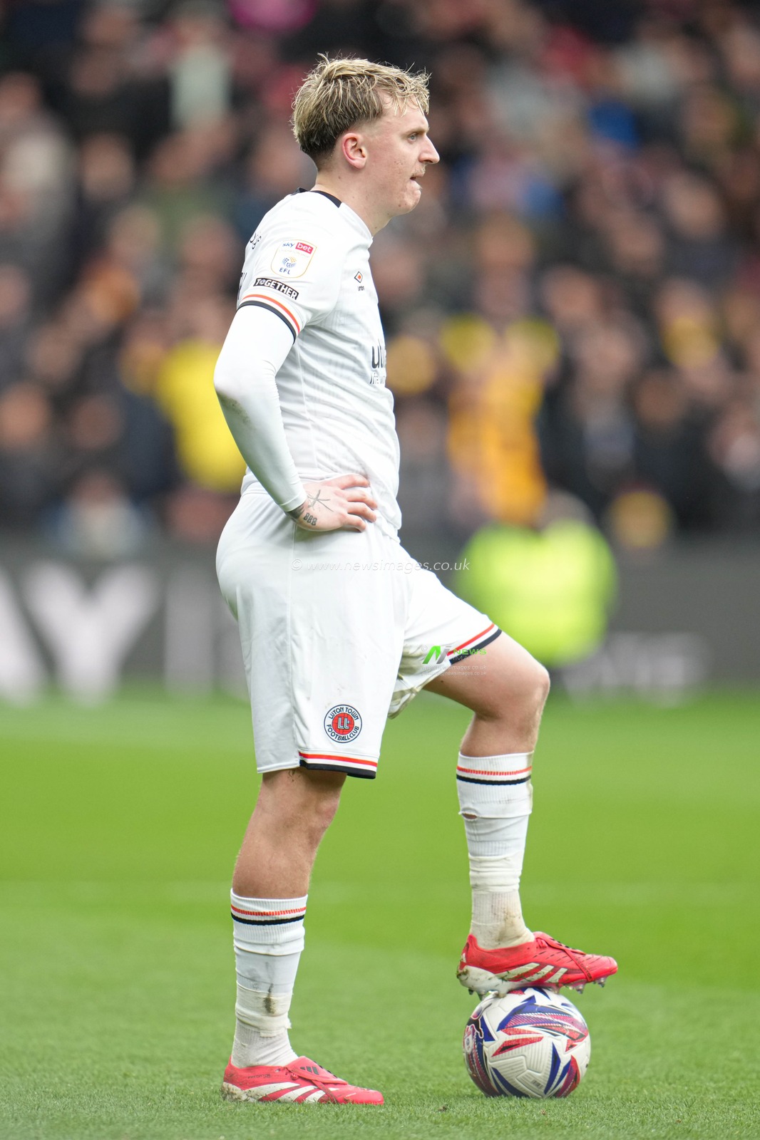 Alfie Doughty of Luton Town during the Sky Bet Championship match Watford vs Luton Town at Vicarage Road, Watford, United Kingdom, 23rd February 2025

(Photo by Harvey Murphy/News Images)