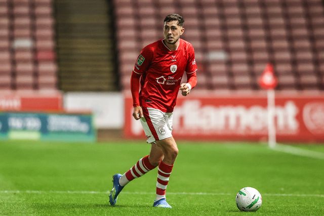 Corey O'Keeffe of Barnsley in action during the Carabao Cup round 2 match Barnsley vs Crewe Alexandra at Oakwell, Barnsley, United Kingdom on 25 August 2026

(Photo by Alfie Cosgrove/News Images)