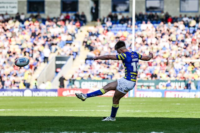 Ewan Irwin of Warrington Wolves converts for a goal during the Betfred Super League round 5 match Warrington Wolves vs Castleford Tigers at The Halliwell Jones Stadium, Warrington, United Kingdom on 21 March 2026

(Photo by Alfie Cosgrove/News Images)
