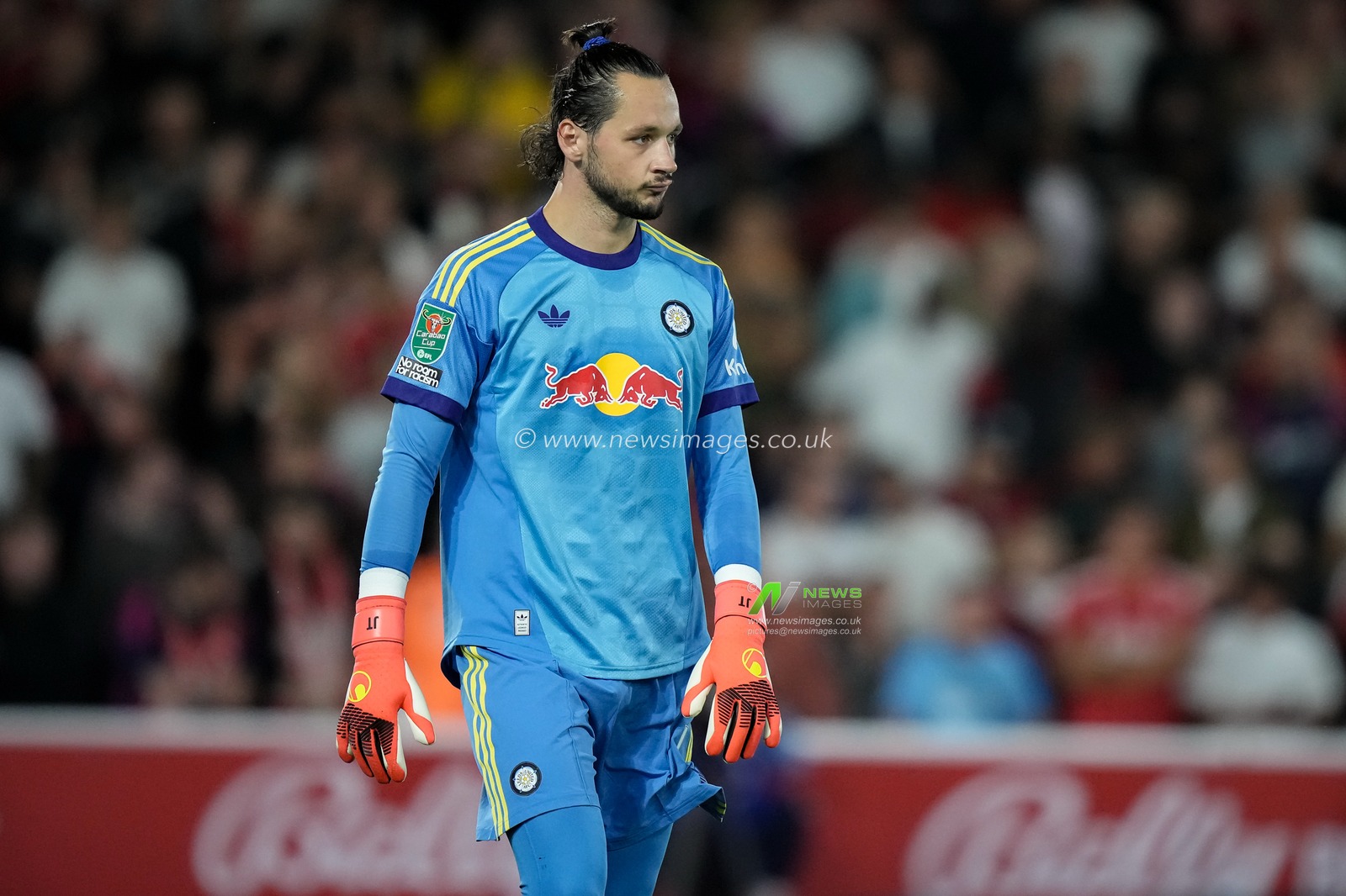 James Trafford of Leeds United during the Carabao Cup round 2 match Nottingham Forest vs Leeds Rhinos at City Ground, Nottingham, United Kingdom on 25 August 2026

(Photo by Maynard Manyowa/News Images)