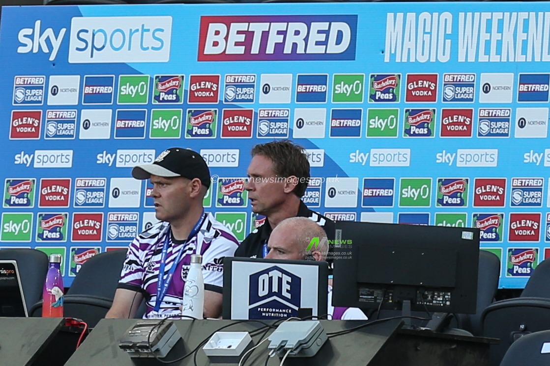 Brett Hodgson Head Coach of Hull FC watches his side defence their try line