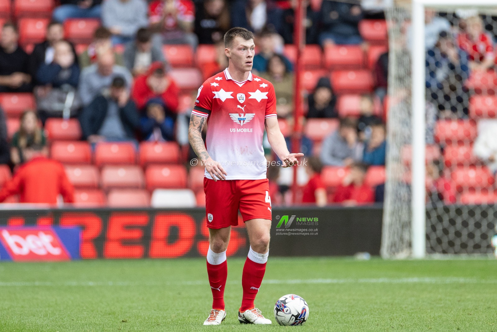 Kacper Åopata #4 of Barnsley during the Sky Bet League 1 match Barnsley vs Burton Albion at Oakwell, Barnsley, United Kingdom, 16th September 2023

(Photo by Mark Cosgrove/News Images)