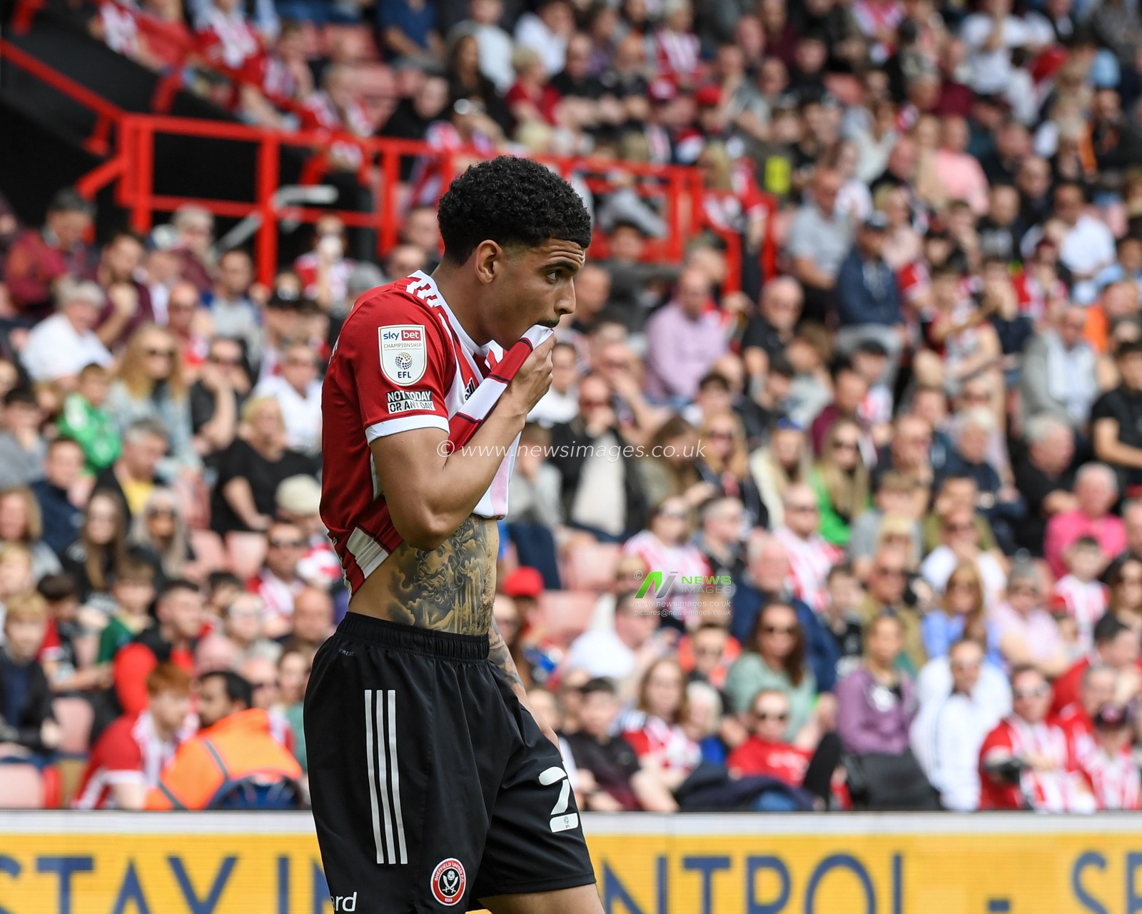 Morgan Gibbs-White #27 of Sheffield United reacts to a missed opportunity