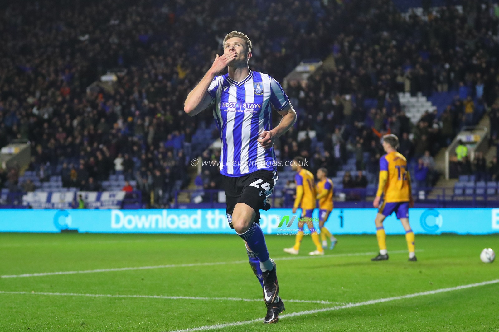 Michael Smith #24 of Sheffield Wednesday celebrates his goal to make it 2-1 during the Emirates FA Cup  Round 2 match Sheffield Wednesday vs Mansfield Town at Hillsborough, Sheffield, United Kingdom, 26th November 2022

(Photo by Gareth Evans/News Images)