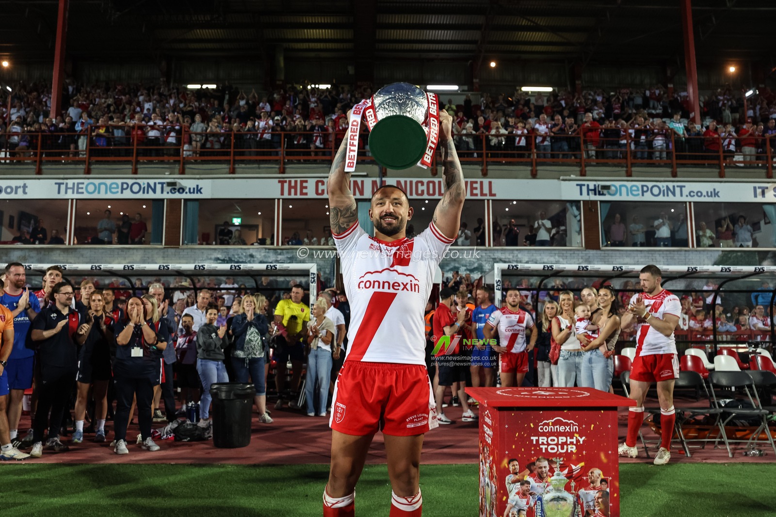 Elliot Minchella of Hull KR lifts the Challenge Cup inferno of packed out  Sewell Group Craven Park during the Betfred Super League Round 14 Hull KR vs Catalans Dragons at Sewell Group Craven Park, Kingston upon Hull, United Kingdom, 13th June 2025

(Photo by Mark Cosgrove/News Images)