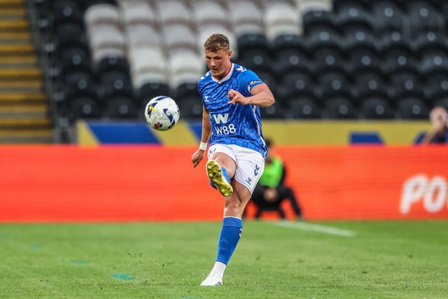 Daniel Ballard of Sunderland in action during the Pre-season friendly match Hull City vs Sunderland at MKM Stadium, Hull, United Kingdom, 29th July 2025

(Photo by Alfie Cosgrove/News Images)