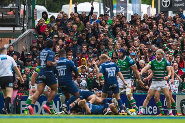 Leicester Tigers fans call for a penalty during the Gallagher Premiership Play-off Semi-final Leicester Tigers vs Sale Sharks at Mattioli Woods Welford Road Stadium, Leicester, United Kingdom, 7th June 2025

(Photo by Craig Evans/News Images)