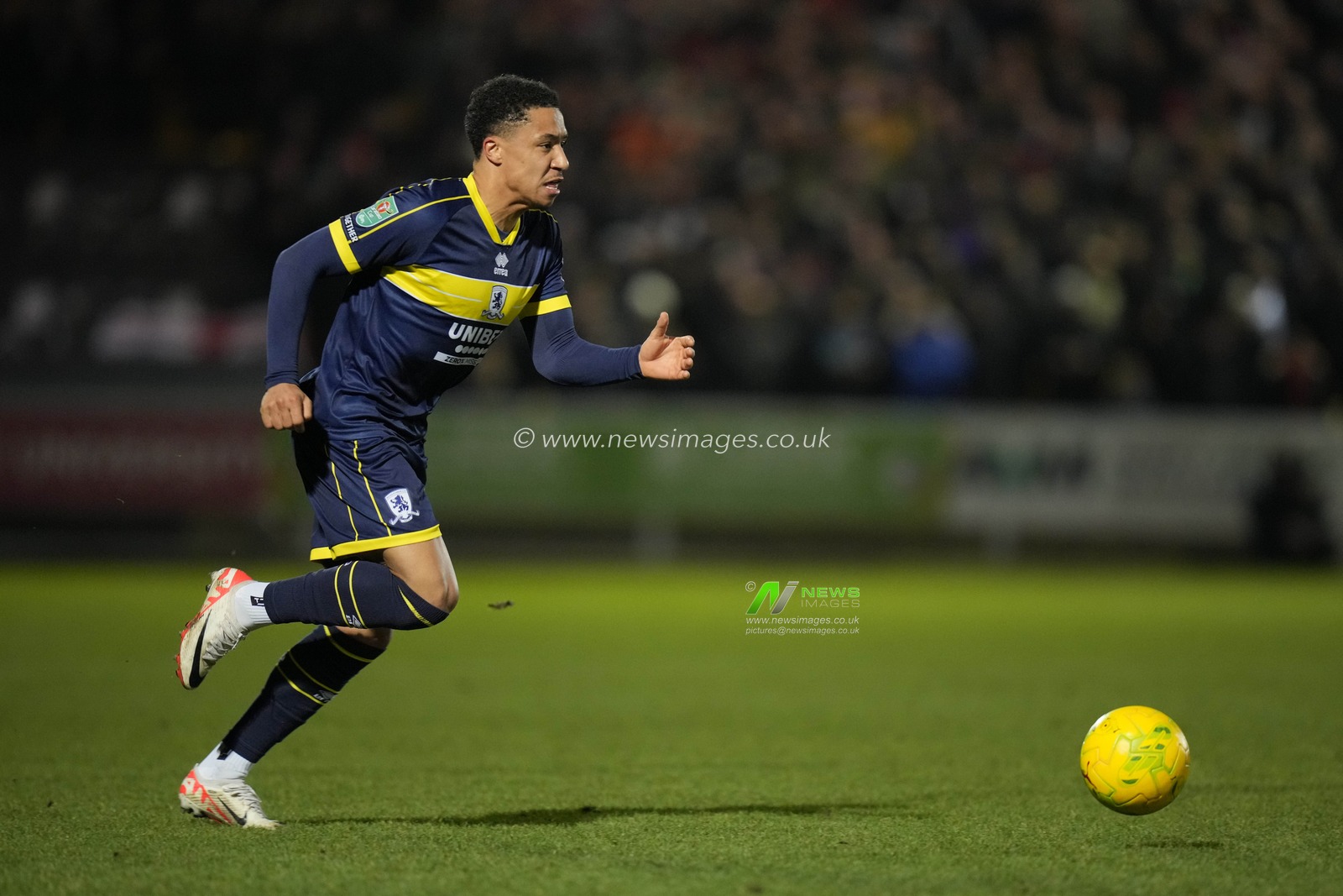 Samuel Silvera #18 of Middlesbrough makes a break during the Carabao Cup Quarter Final match Port Vale vs Middlesbrough at Vale Park, Burslem, United Kingdom, 19th December 2023

(Photo by Steve Flynn/News Images)