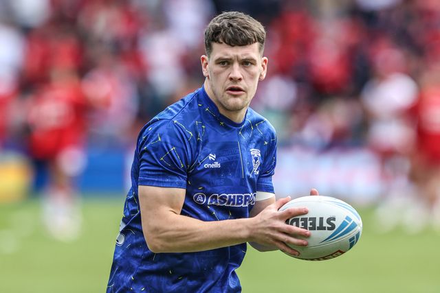 Josh Thewlis of Warrington Wolves in the pre-game warm up during the Betfred Challenge Cup Semi-Finals match Warrington Wolves vs Hull KR at Eco-Power Stadium, Doncaster, United Kingdom on 10 May 2026

(Photo by Alfie Cosgrove/News Images)