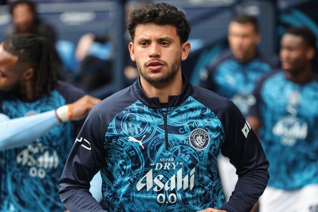 Matheus Nunes of Manchester City in the pregame warmup session during the Emirates FA Cup Quarter-Final match Manchester City vs Liverpool at Etihad Stadium, Manchester, United Kingdom on 04 April 2026

(Photo by Mark Cosgrove/News Images)