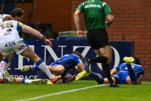 Betfred Super League Round 17 Warrington Wolves v Leeds Rhinos