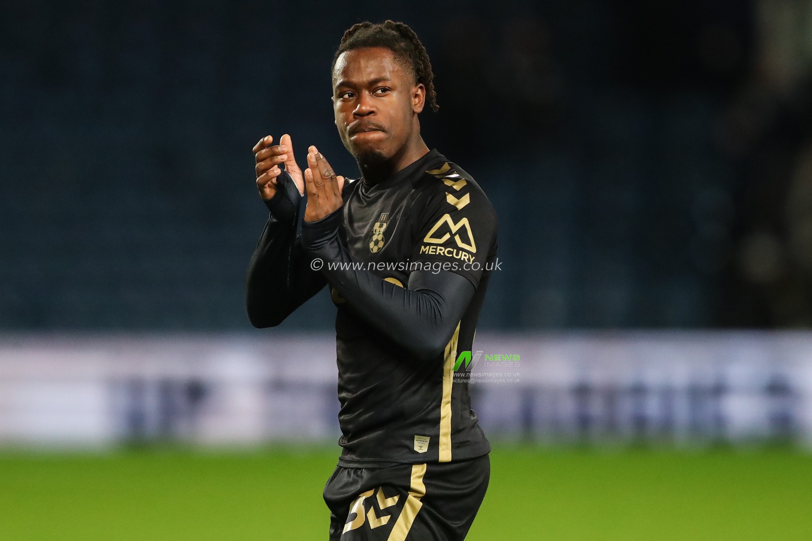 Brandon Thomas-Asante of Coventry City applauds the home fans after the Sky Bet Championship match West Bromwich Albion vs Coventry City at The Hawthorns, West Bromwich, United Kingdom, 11th December 2024

(Photo by Gareth Evans/News Images)