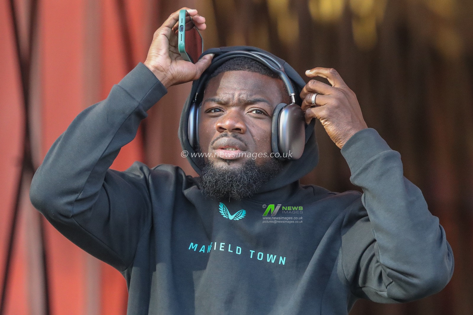 Deji Oshilaja Mansfield Town arrives during the Sky Bet League 1 match Barnsley vs Mansfield Town at Oakwell, Barnsley, United Kingdom, 9th August 2024

(Photo by Alfie Cosgrove/News Images)