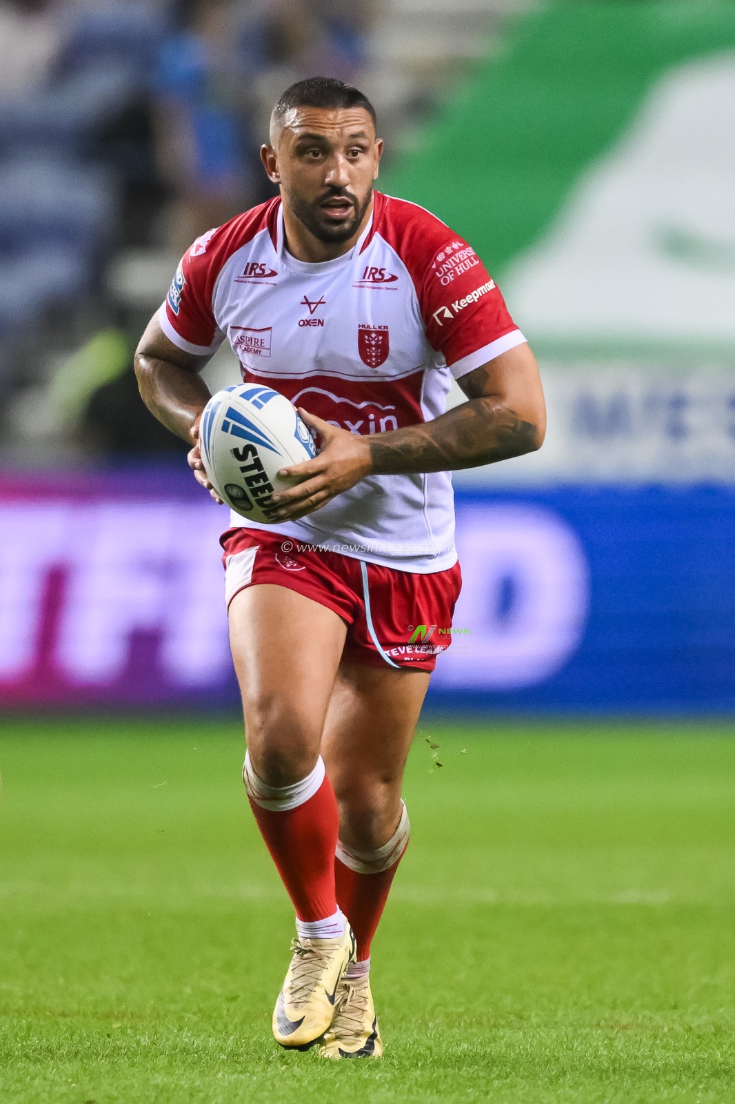Elliot Minchella of Hull KR makes a break during the Betfred Super League Round 25 match Wigan Warriors vs Hull KR at The Brick Community Stadium, Wigan, United Kingdom, 6th September 2024

(Photo by Craig Thomas/News Images)