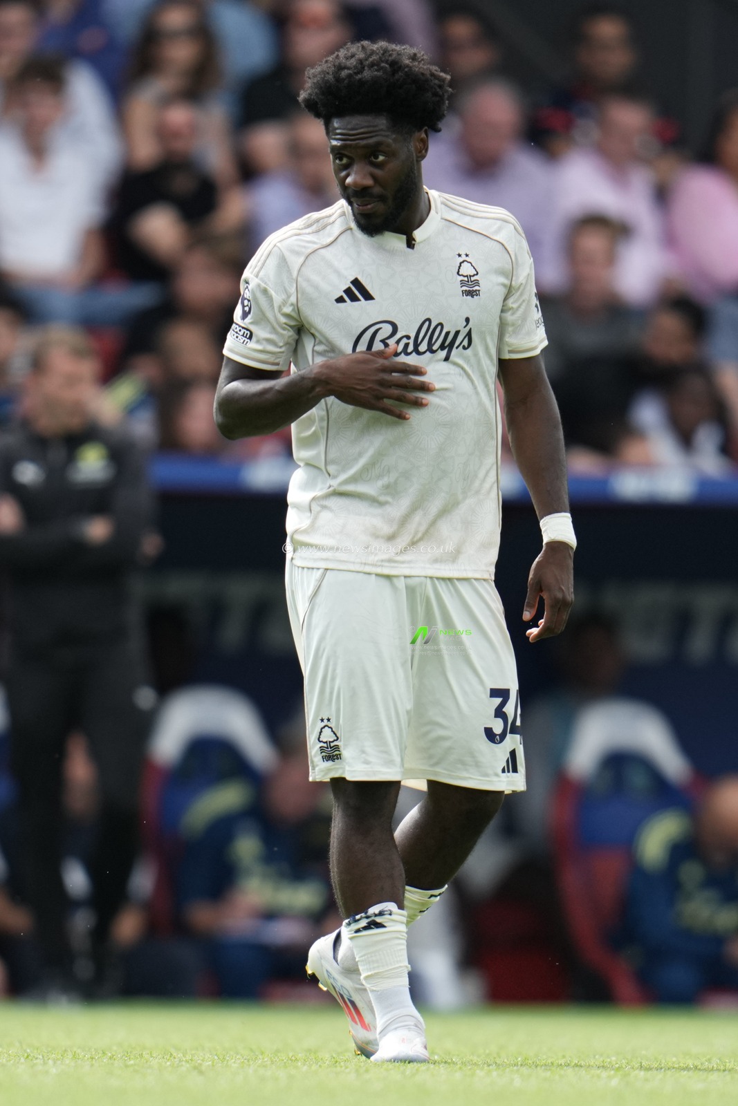 Ola Aina of Nottingham Forest during the Premier League match Crystal Palace vs Nottingham Forest at Selhurst Park, London, United Kingdom, 24th August 2025

(Photo by Harvey Murphy/News Images)