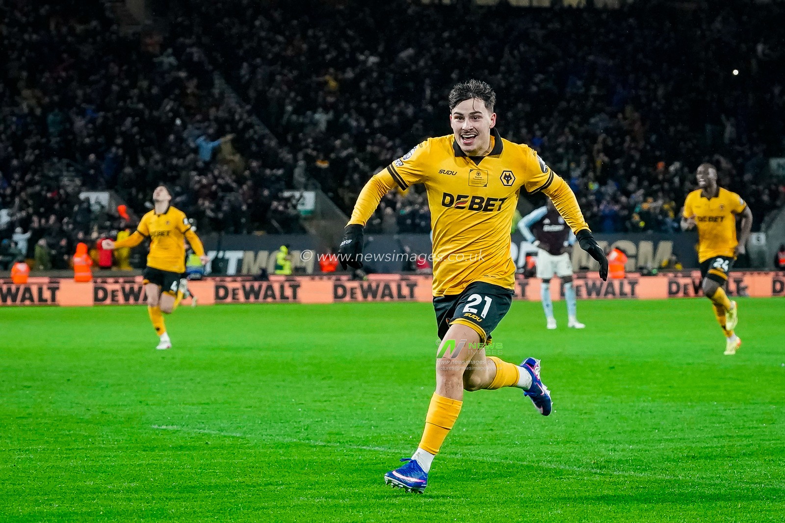 Rodrigo Gomes of Wolverhampton Wanderers celebrates his goal to make it  2-0 during the Premier League match Wolverhampton Wanderers vs Aston Villa at Molineux, Wolverhampton, United Kingdom on 27 February 2026

(Photo by Maynard Manyowa/News Images)
