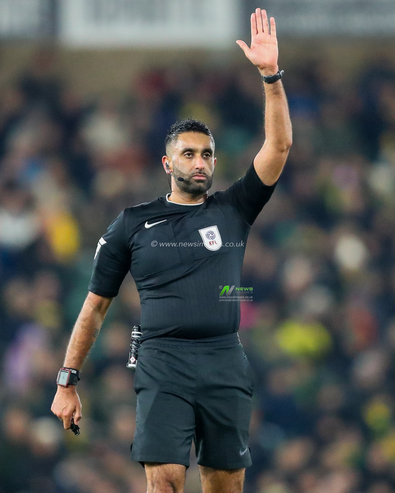 Referee Sunny Gill gives instructions during the Sky Bet Championship match Norwich City vs Plymouth Argyle at Carrow Road, Norwich, United Kingdom, 26th November 2024

(Photo by Izzy Poles/News Images)
