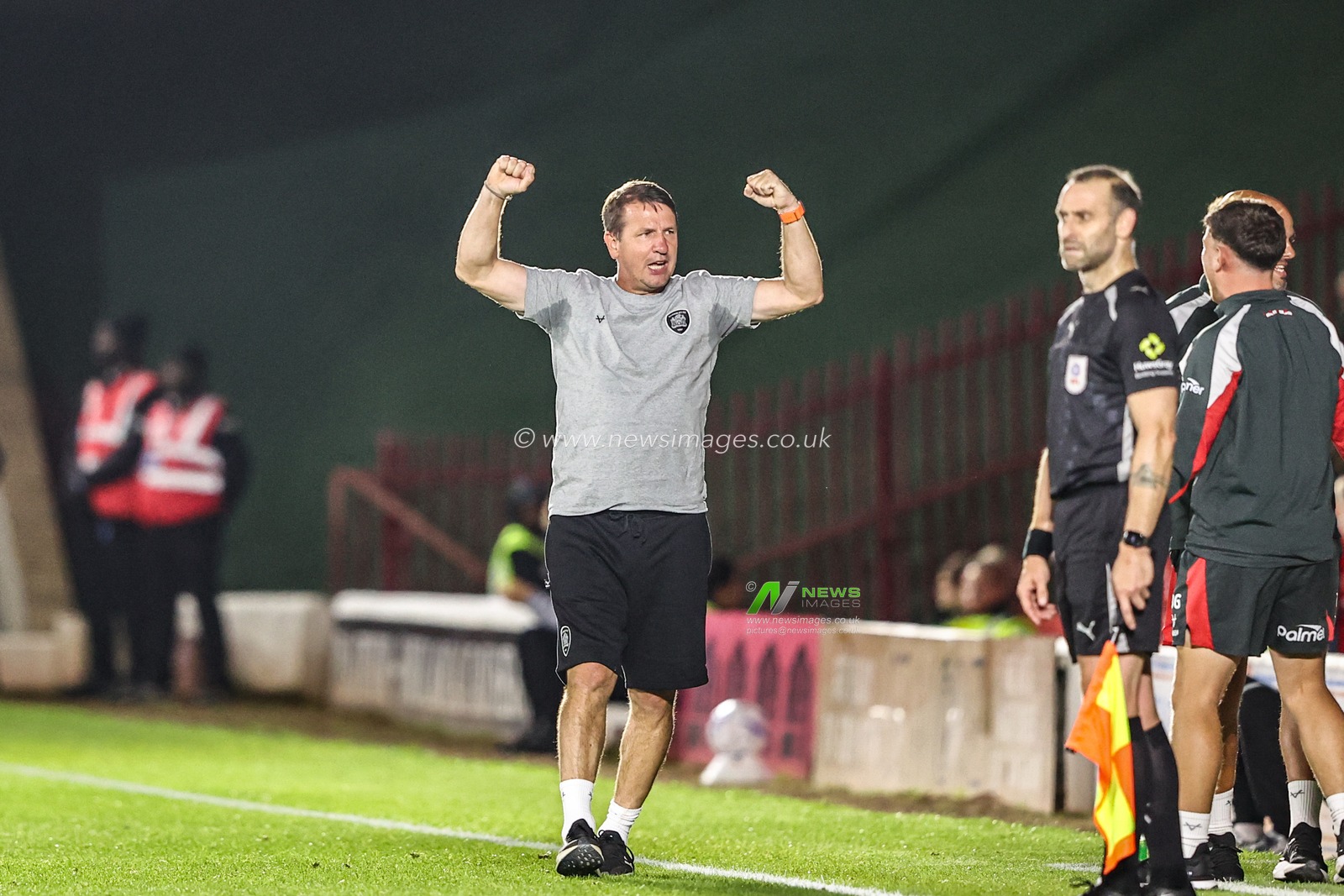 Daniel Stendel manager of Barnsley celebrates a goal from Cameron McGeehan of Barnsley to make it 1-0 during the Sky Bet League One match Barnsley vs Blackpool at Oakwell, Barnsley, United Kingdom on 02 September 2026

(Photo by Alfie Cosgrove/News Images)