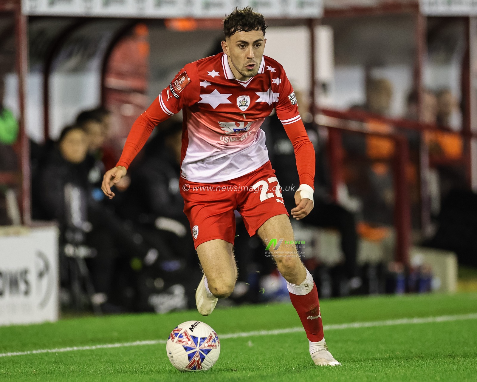 Corey O'Keeffe #22 of Barnsley breaks with the ball during the Emirates FA Cup 1st Round match Barnsley vs Horsham FC at Oakwell, Barnsley, United Kingdom, 3rd November 2023

(Photo by Mark Cosgrove/News Images)