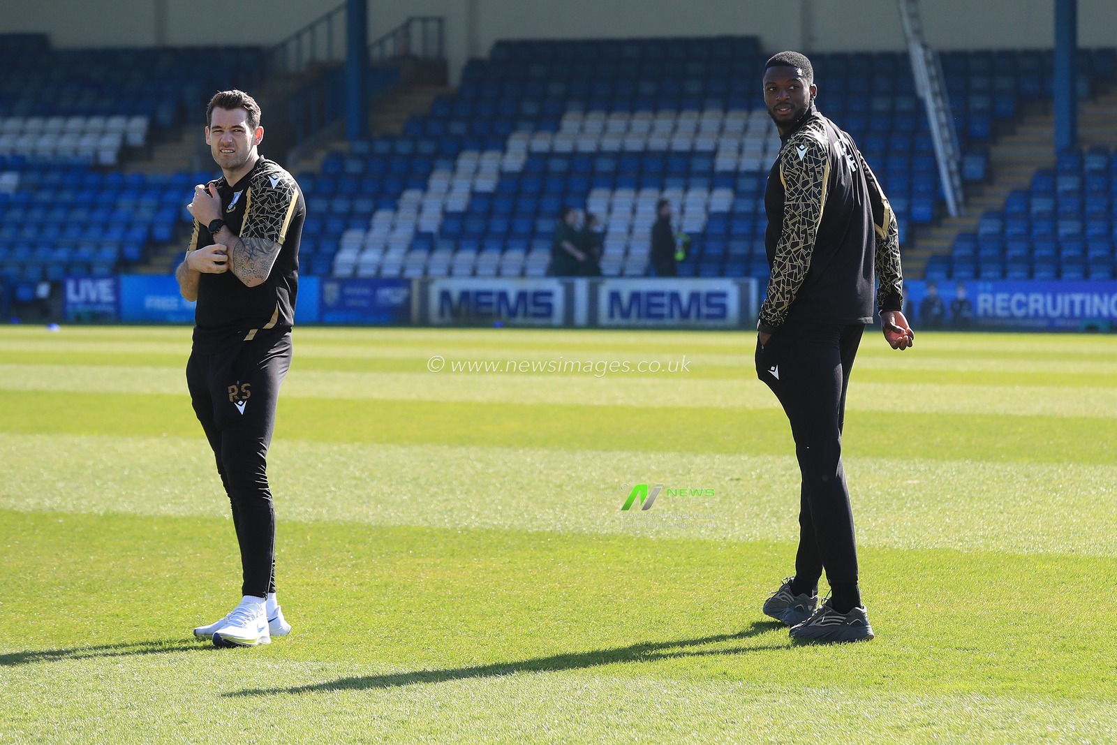 Dominic Iorfa #6 of Sheffield Wednesday and Richard Stirrup, performance analyst for Sheffield Wednesday.
