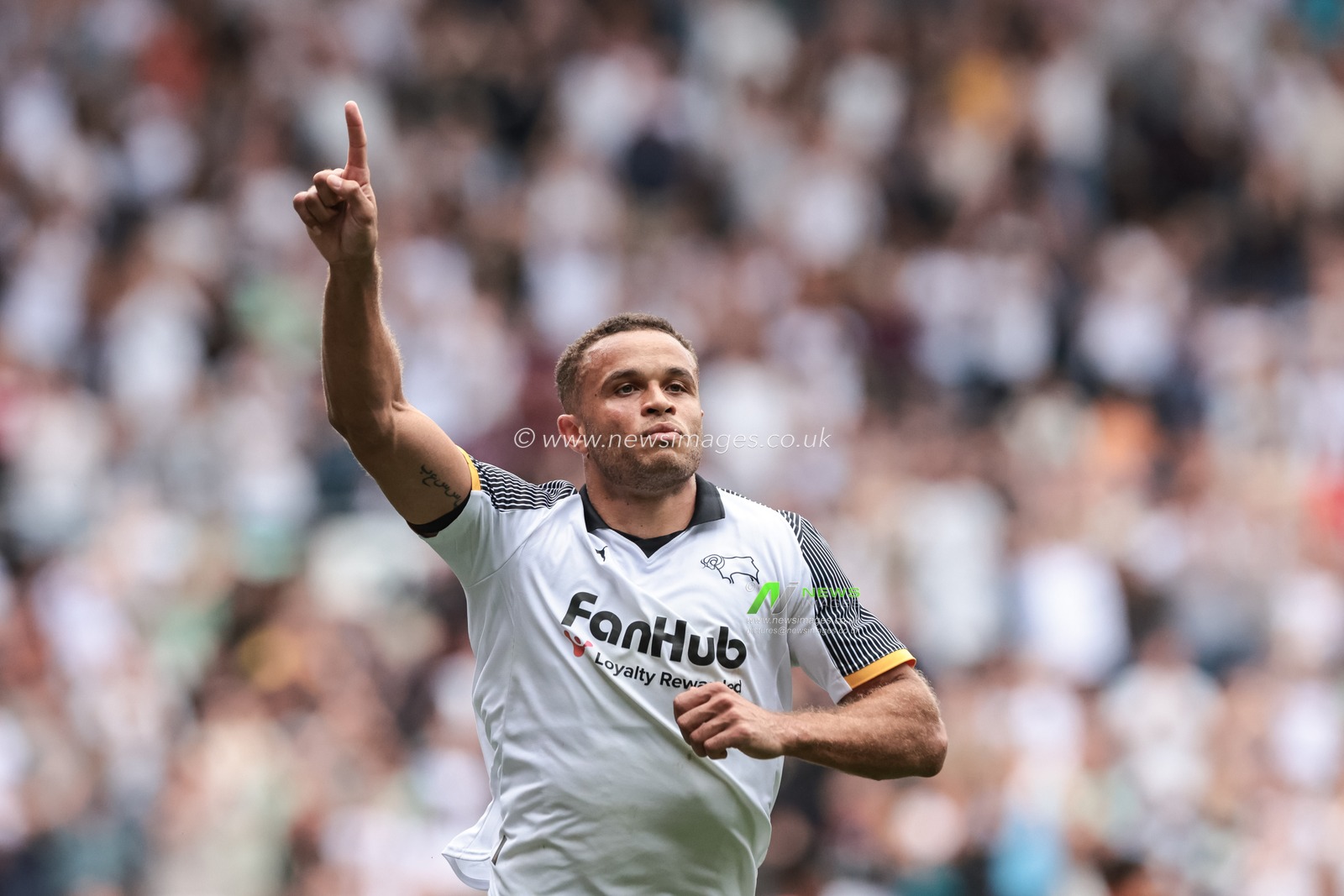 Carlton Morris of Derby County celebrates his goal to make it 2-2 after scoring a penalty during the Sky Bet Championship match Derby County vs Coventry City at Pride Park Stadium, Derby, United Kingdom, 16th August 2025

(Photo by Mark Cosgrove/News Images)