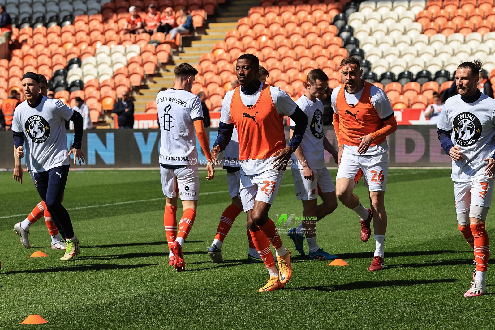 Marvin Ekpiteta #21 of Blackpool during the pre-game warmup