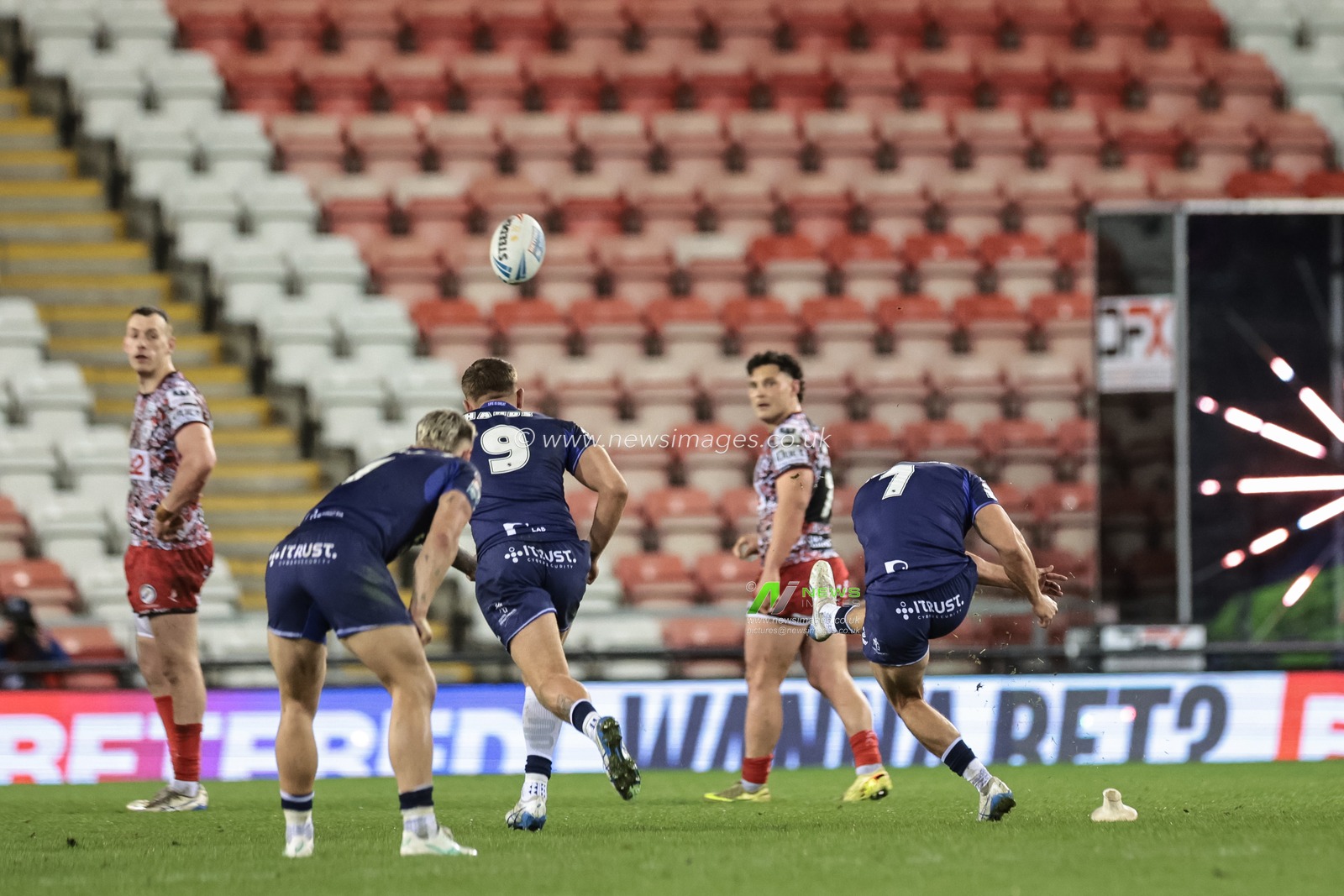 Jake Shorrocks of Toulouse Olympique scores a penalty to make it 20 - 20 and onto golden point  during the Betfred Super League round 6 match Leigh Leopards vs Toulouse at Leigh Sports Village, Leigh, United Kingdom on 28 March 2026

(Photo by Mark Cosgrove/News Images)