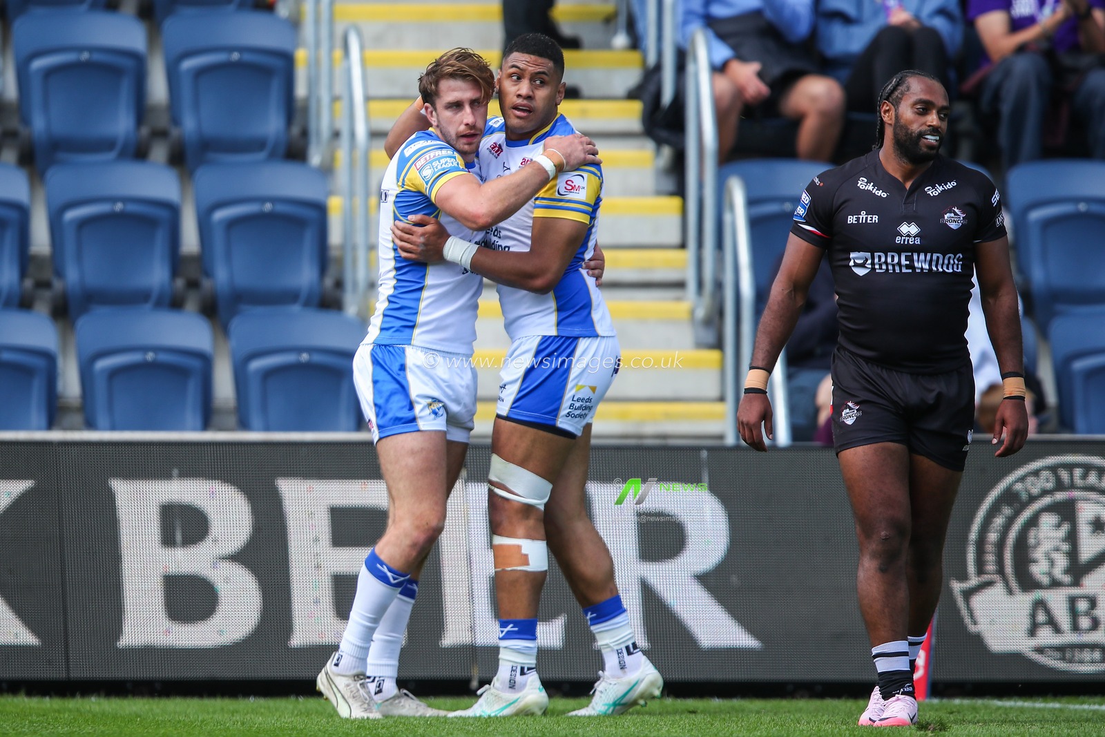 Paul Momirovski of Leeds Rhinos celebrates his try to make it 8-6 during the Betfred Super League Round 16 match Leeds Rhinos vs London Broncos at Headingley Stadium, Leeds, United Kingdom, 6th July 2024

(Photo by Gareth Evans/News Images)