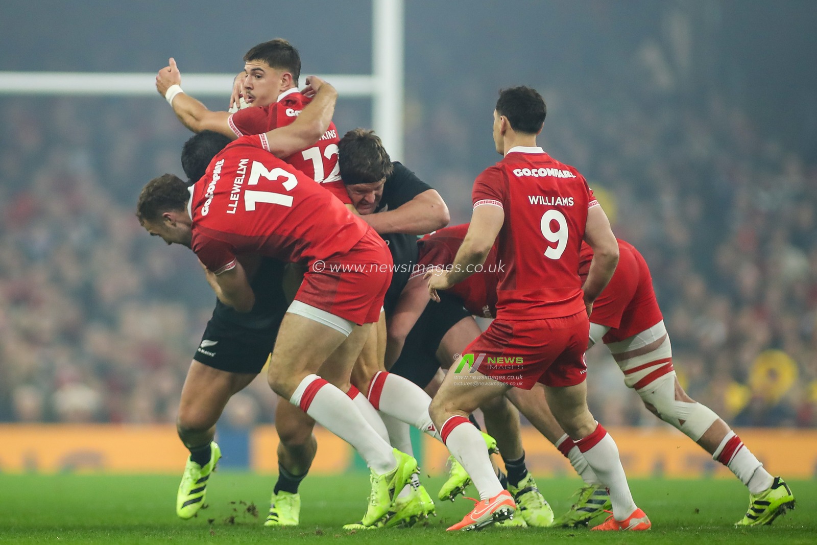 Joe Hawkins of Wales gets held up during the Quilter Nations Series 2025 match Wales vs New Zealand at Principality Stadium, Cardiff, United Kingdom, 22nd November 2025

(Photo by Andrew Lewis/News Images)

*** GER AUT SUI OUT ***
