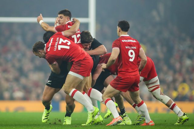 Joe Hawkins of Wales gets held up during the Quilter Nations Series 2025 match Wales vs New Zealand at Principality Stadium, Cardiff, United Kingdom, 22nd November 2025

(Photo by Andrew Lewis/News Images)

*** GER AUT SUI OUT ***