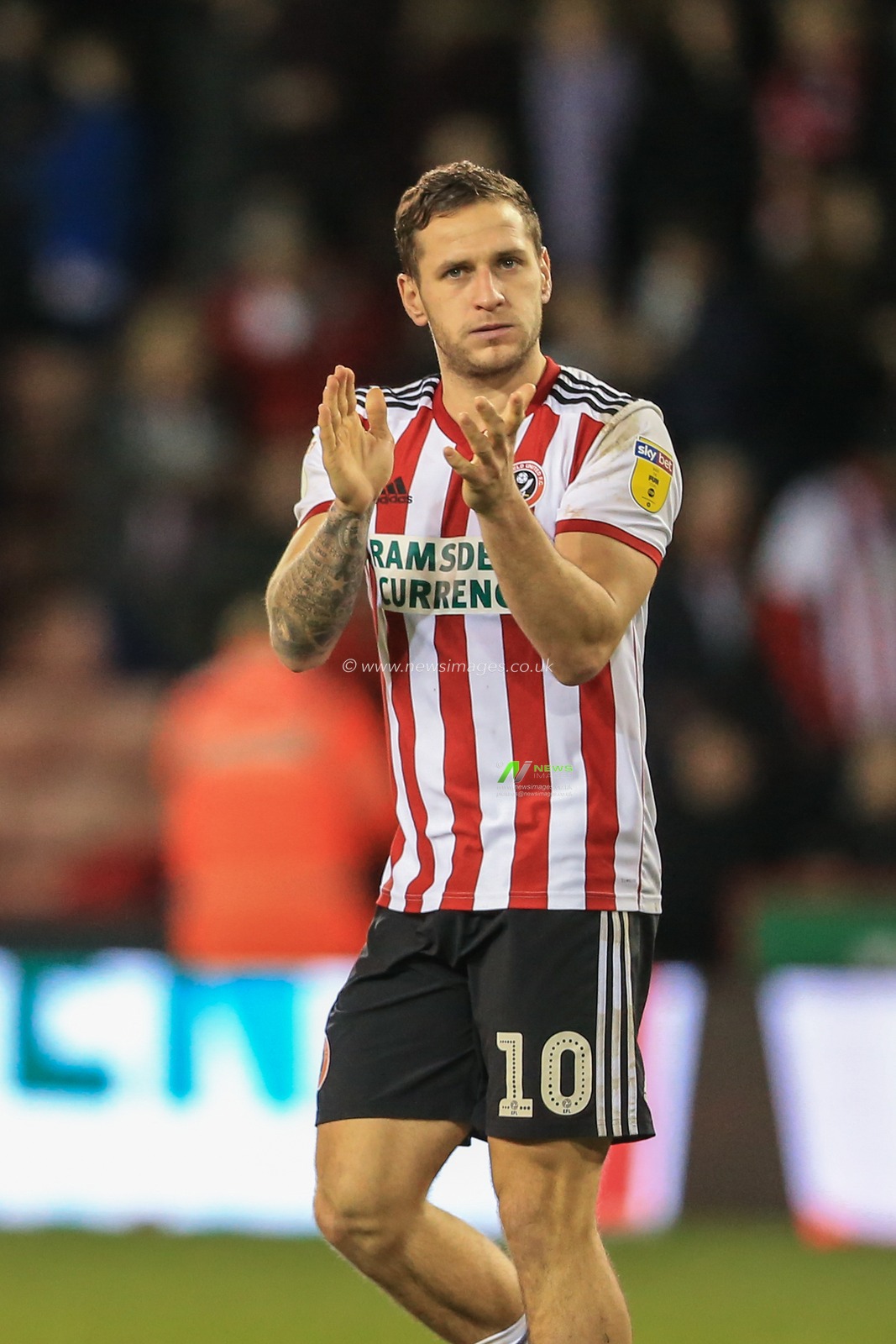 29th December 2018, Bramall Lane, Sheffield, England; Sky Bet Championship, Sheffield United vs Blackburn ; double goal hero Billy Sharp (10) of Sheffield United applauds the fans as they chant his name


Credit: Mark Cosgrove/News Images

English Football League images are subject to DataCo Licence