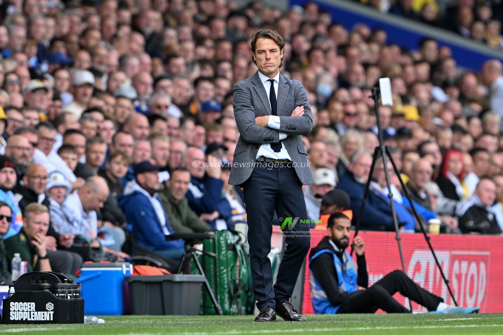 Scott Parker manager of Burnley during the Sky Bet Championship match Leeds United vs Burnley at Elland Road, Leeds, United Kingdom, 14th September 2024

(Photo by Cody Froggatt/News Images)