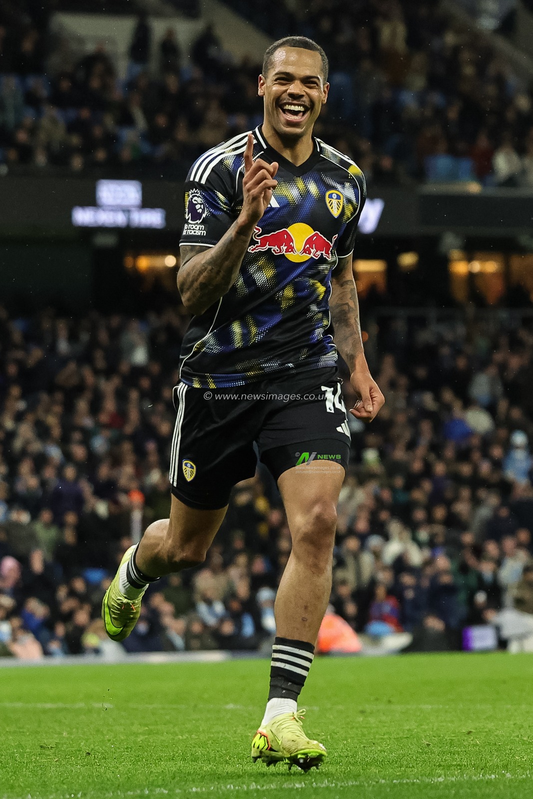Lukas Nmecha of Leeds United celebrates his goal during the Premier League match Manchester City vs Leeds United at Etihad Stadium, Manchester, United Kingdom, 29th November 2025

(Photo by Mark Cosgrove/News Images)

*** GER AUT SUI OUT ***