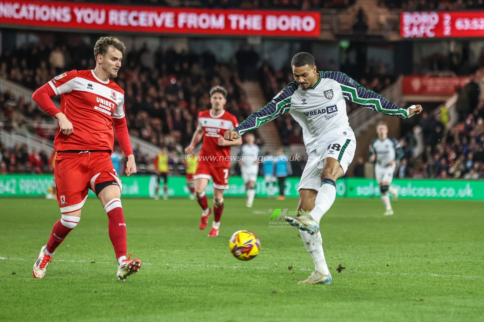 Wilson Isidor of Sunderland misses a shot on goal during the Sky Bet Championship match Middlesbrough vs Sunderland at Riverside Stadium, Middlesbrough, United Kingdom, 3rd February 2025

(Photo by Alfie Cosgrove/News Images)